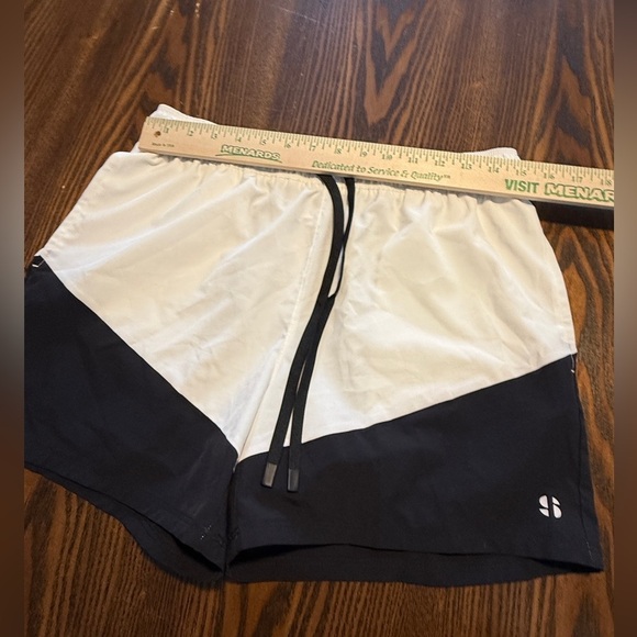 Sports Illustrated Mens Medium Workout Shorts white black EUC activewear gym - Picture 9 of 16
